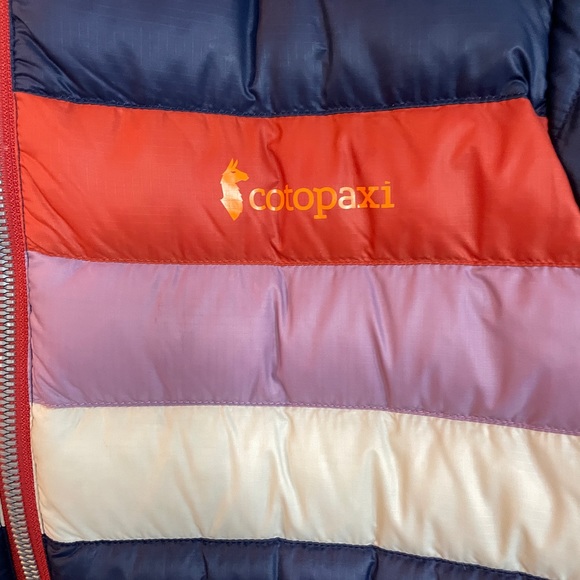 EUC Cotopaxi Women’s Fuego Hooded Down Jacket in XS - Picture 6 of 15